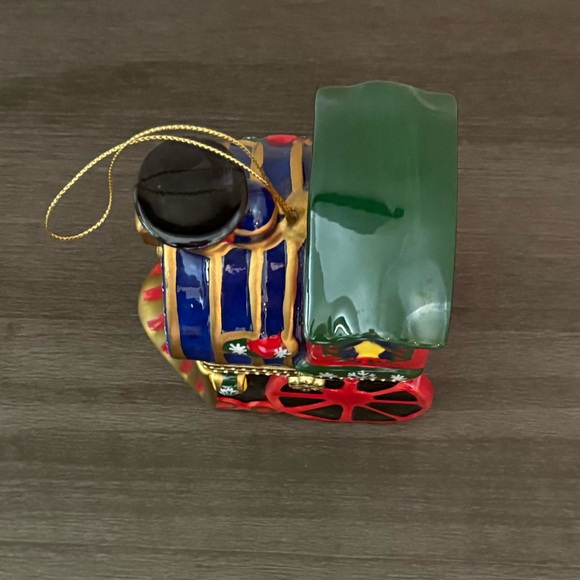 Mr. Christmas Animated Train Music Box Plays Joy to the World - Picture 3 of 8